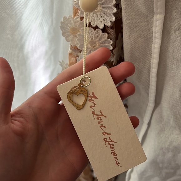 FL&L Wedding Dress with train - Picture 6 of 7